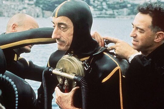 Jacques Cousteau usando o Aqualung