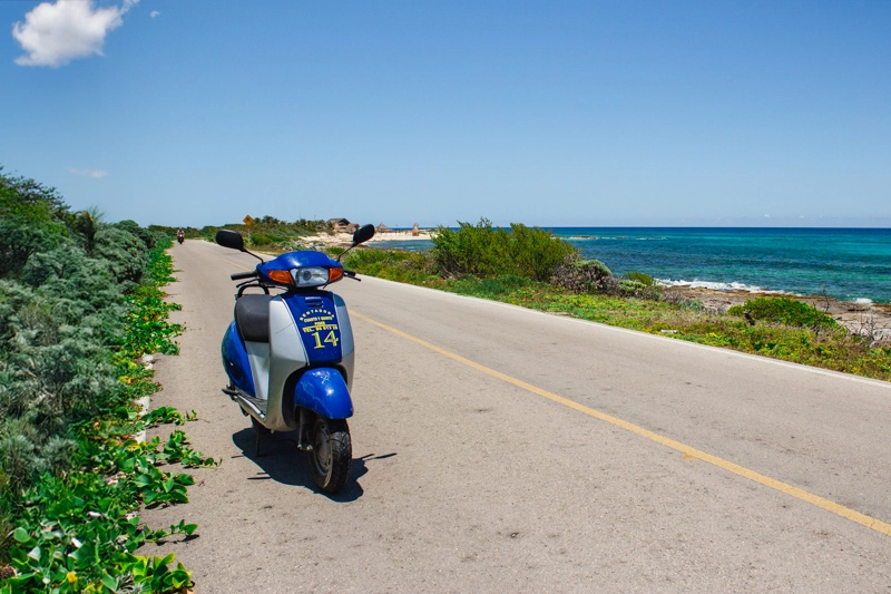 Transporte em Cozumel: aluguel de moto