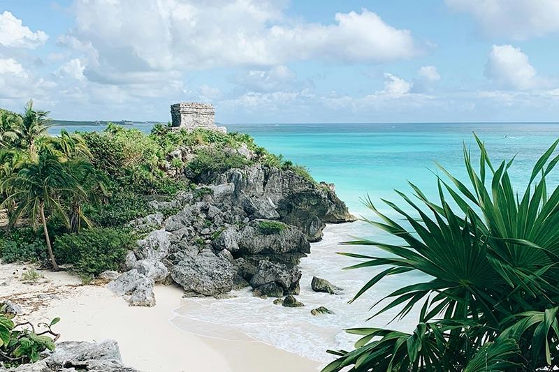 A Zona Arqueológica de Tulum combina ruínas mais com o mar azul turquesa do Cariba