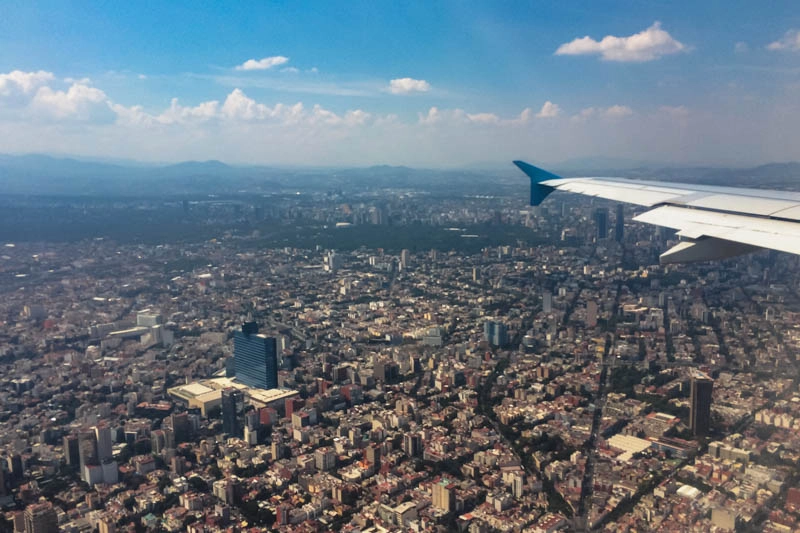 Vista do avião chegando na Cidade do México