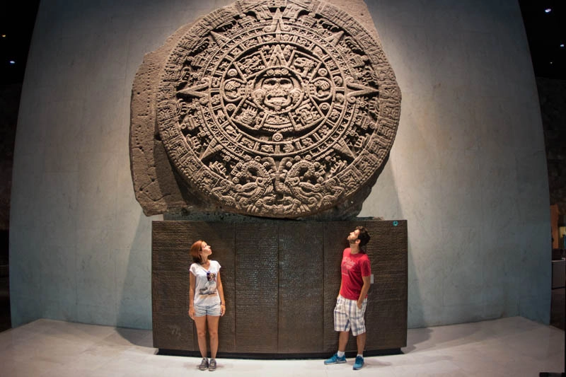 A Pedra do Sol fica na sala da Civilização Asteca, e é um dos destaques da visita ao Museu de Antropologia, na Cidade do México