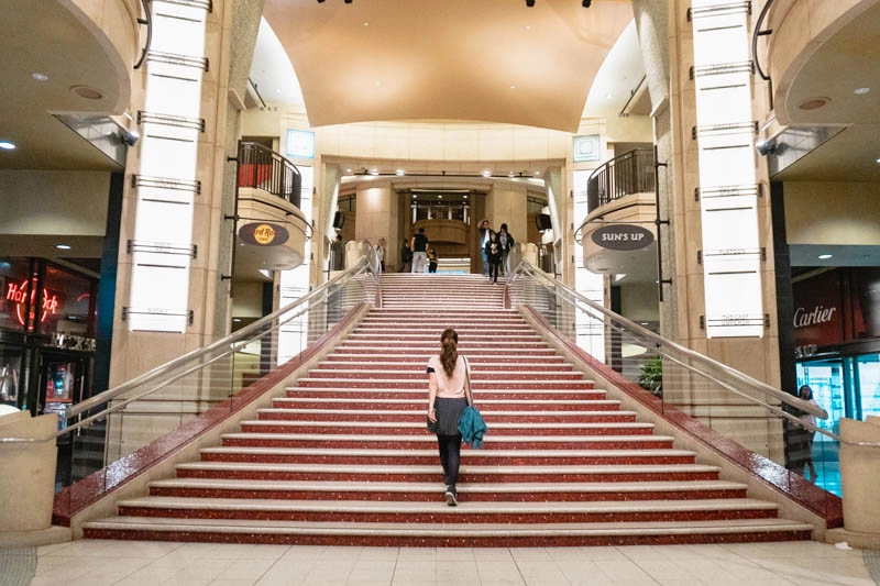 Escadarias do Dolby Theatre, onde ocorrem as premiações do Oscar, uma das principais atrações de Hollywood, em Los Angeles