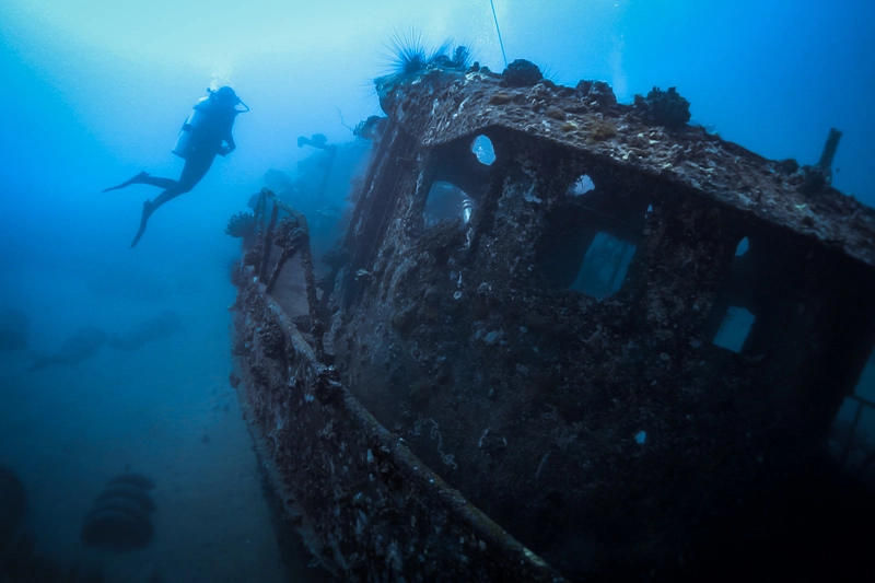Mergulho no naufrágio de St Anthony, no sul da ilha de Maui, no Havai