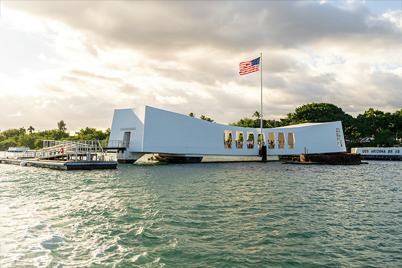 USS Arizona Memorial, uma das principais atrações do completo de Pearl Harbor.