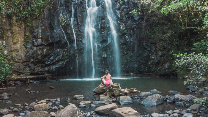 Cachoeira Ellinjaa Falls, em Cairns, Austrália.