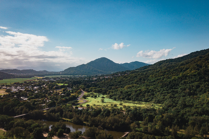 vista aérea do interior de Cairns, na Austrália