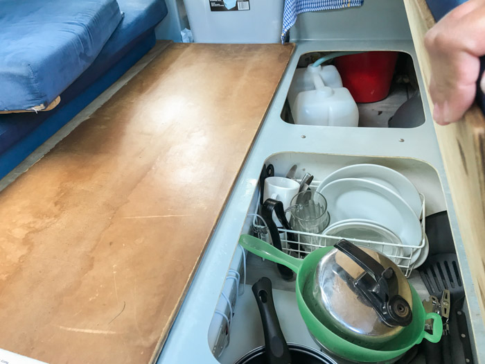 Interior da campervan que alugamos para fazer a nossa road trip pela Austrália.