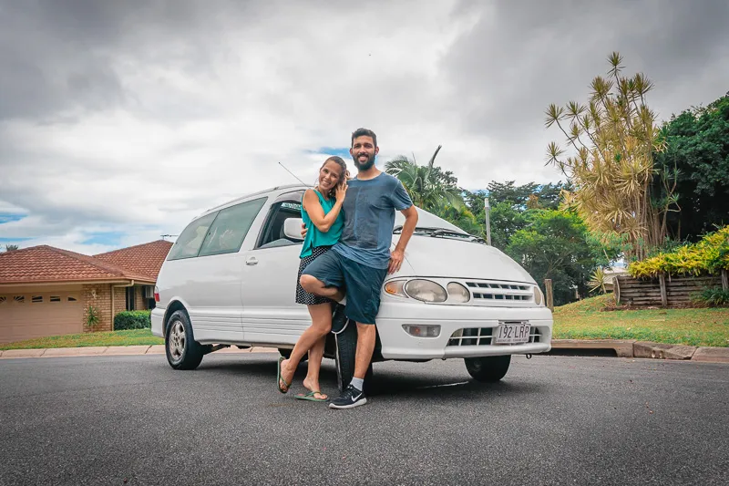 Campervan estacionada em Cairns