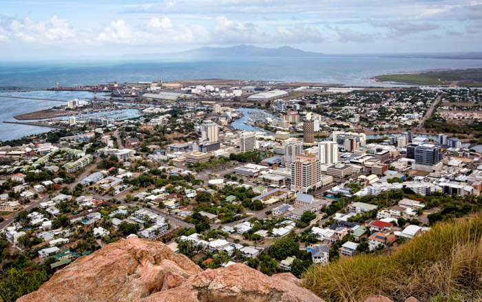 Townsville vista do alto da Castle Hill