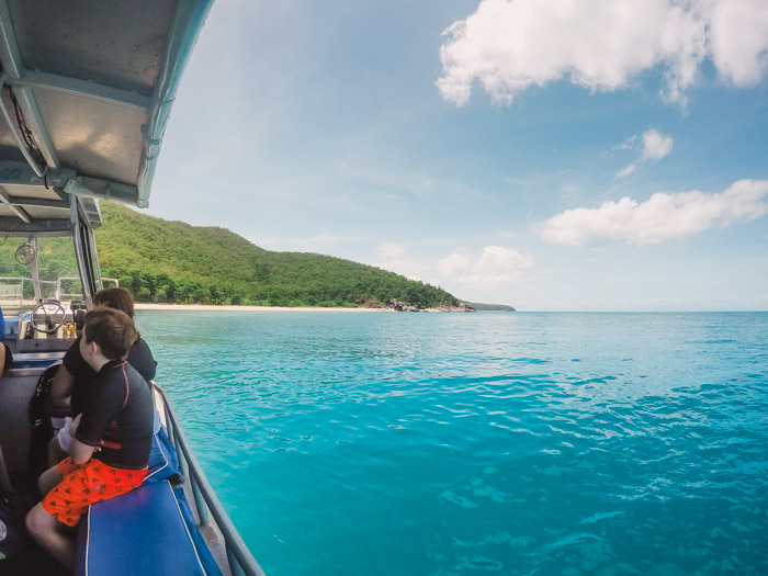no barco da Remote Area Dive, a caminho da Pelorus Island