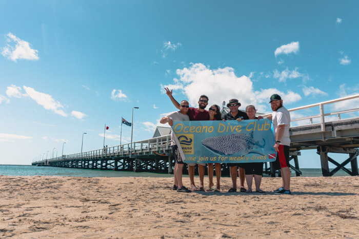 Na frente do pier de Busselton