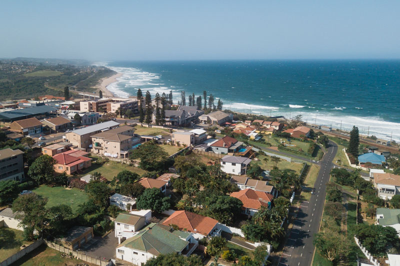 umkomaas: cidade base para mergulho com tubarões na áfrica do sul