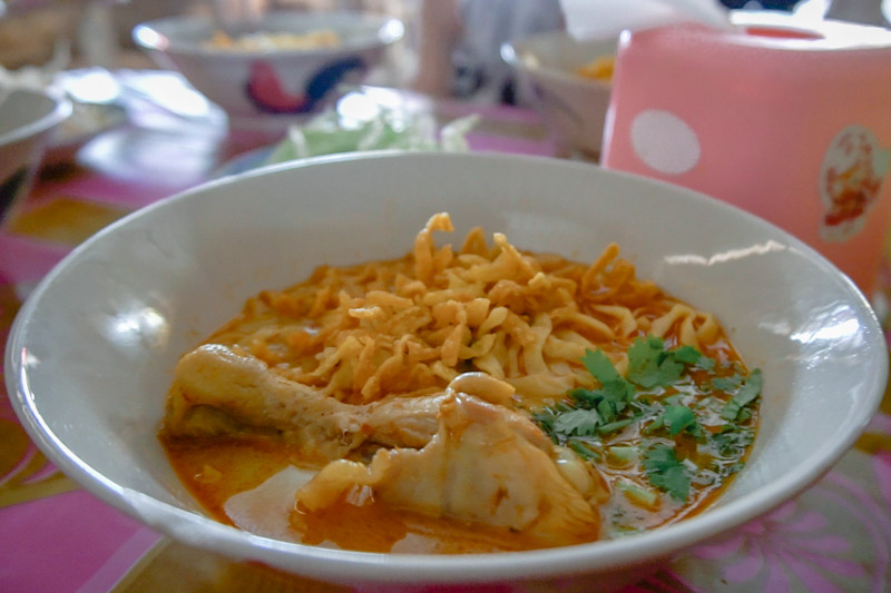 Khao Soi: prato típico do norte da Tailândia.