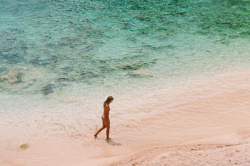 Viajar sozinha pode parecer assustador, especialmente se você nunca fez isto, e principalmente se você está indo para fora do país. Existem tantas coisas para levar em conta. Então, como se planejar e diminuir riscos? Como agir em caso de perrengues? Neste artigo, vou te dar as principais dicas para viajar sozinha com confiança e segurança!