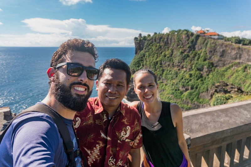 Gastos com transporte em Bali: contratamos um motorista particular para um dia de passeio por Uluwatu, por US$20