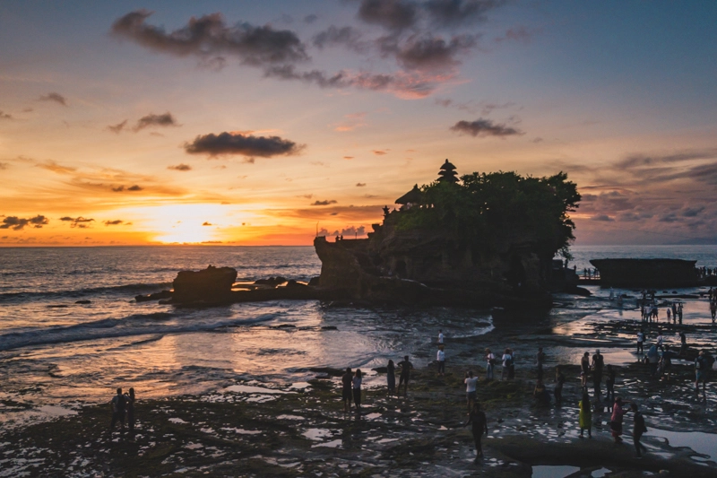 Templo Tanah Lot, atração imperdível no seu roteiro de viagem para Bali