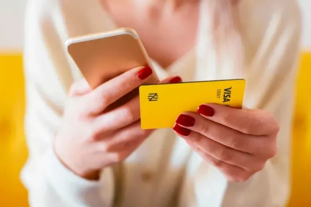 Cartão e conta internacional Nomad, a melhor forma de levar dinheiro para viajar, e você ainda pode controlar tudo pelo app