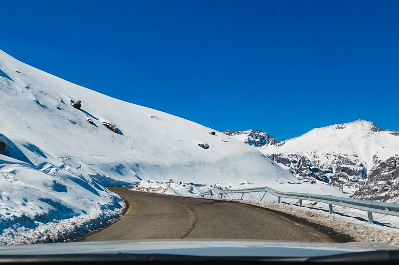 No caminho para o Valle Nevado, não pegamos neve nem gelo na pista