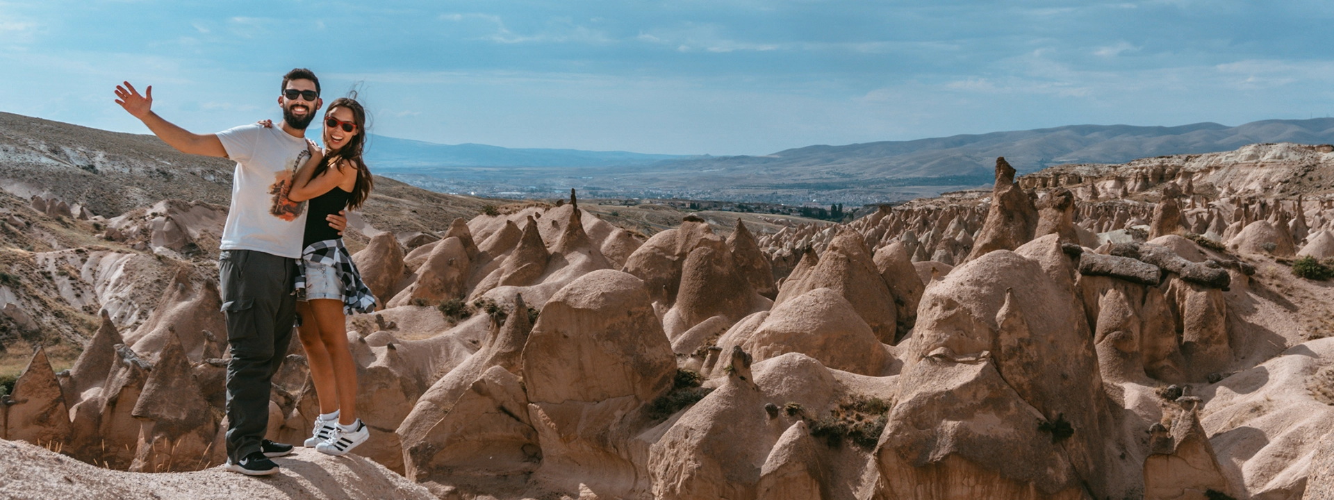 Tatá e Rafa na Capadócia, Turquia. Foto por Profundo no Mundo