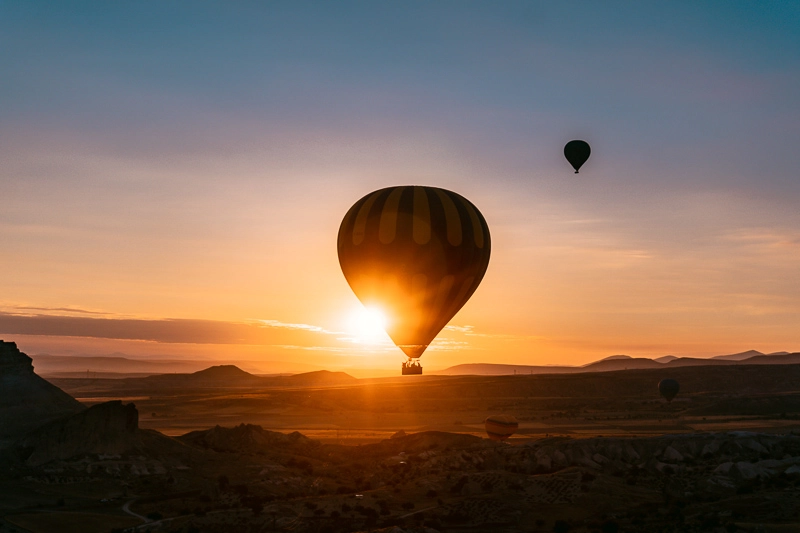 voo de balao na capadocia no nascer do sol