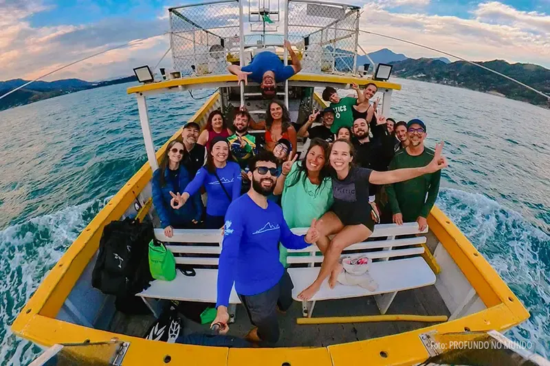 Operação de mergulho em Alcatrazes com a Rosa do Mar, a bordo do Capitão Ximango.